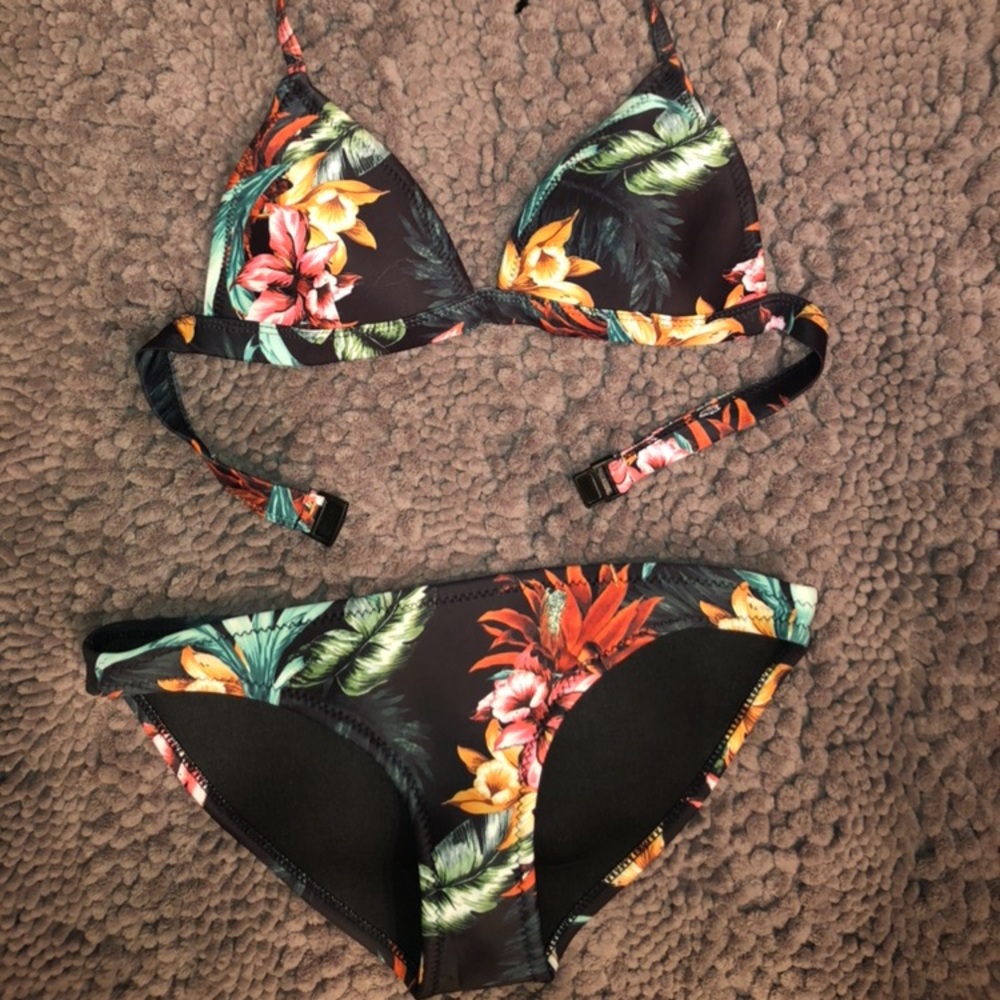 Muxilove floral bikini set